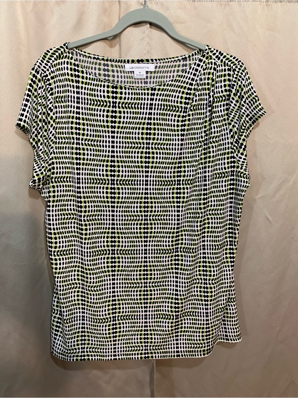 Liz Claiborne Black and Green Printed Cap Sleeve Tee 140/4